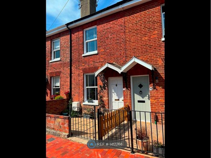 2 Bedroom Terraced House To Rent In St. Peters Street, Tunbridge Wells, TN2