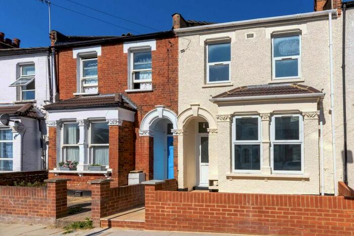 4 Bedroom Terraced House To Rent In Holberton Gardens, College Park, NW10