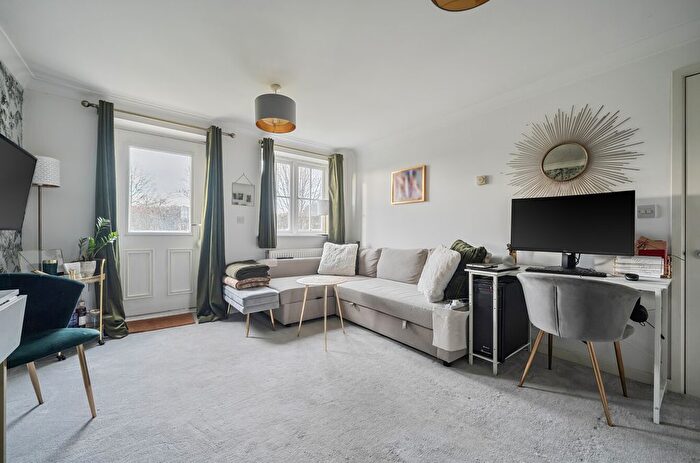 1 Bedroom Flat For Sale In Arthur Close, Cookham, Maidenhead, SL6