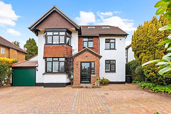 5 Bedroom Detached House For Sale In Briton Hill Road, South Croydon, CR2