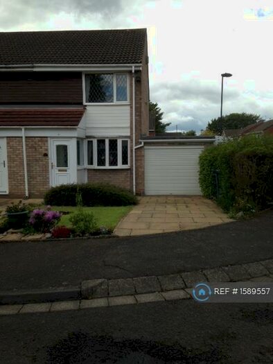 2 Bedroom End Of Terrace House To Rent In Chichester Close, Newcastle Upon Tyne, NE3