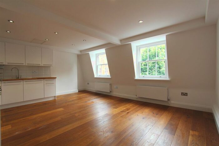 1 Bedroom Flat To Rent In Gray's Inn Road, Clerkenwell, WC1X