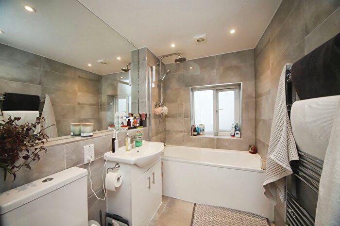 3 Bedroom Terraced House For Sale In Bindon Road, Taunton, TA2