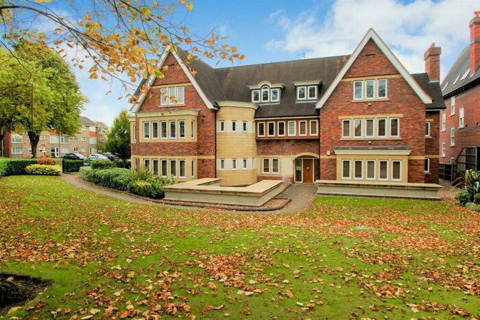 3 Bedroom Penthouse To Rent In Little Sutton Lane, Sutton Coldfield, B75