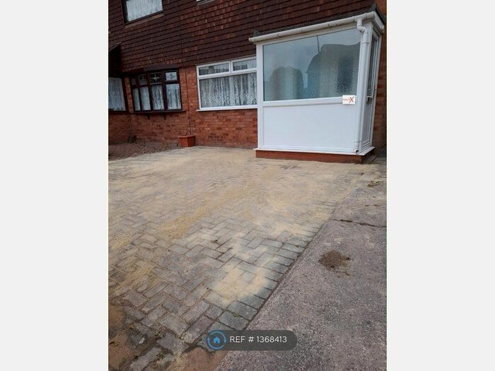3 Bedroom Semi-Detached House To Rent In Tunstall, Stoke-On-Trent, ST6