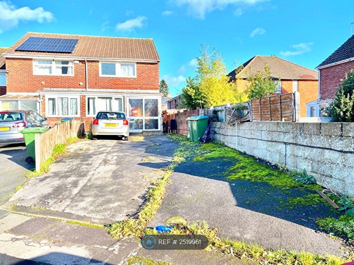 3 Bedroom End Of Terrace House To Rent In Salem Street, Southampton, SO15