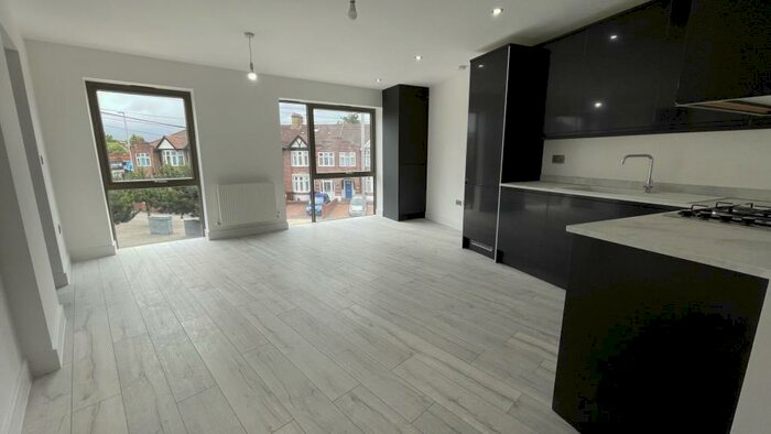 1 Bedroom Flat To Rent In Tanner Street, Barking, IG11