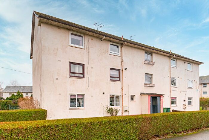 2 Bedroom Flat For Sale In / Ochiltree Gardens, The Inch, EH16