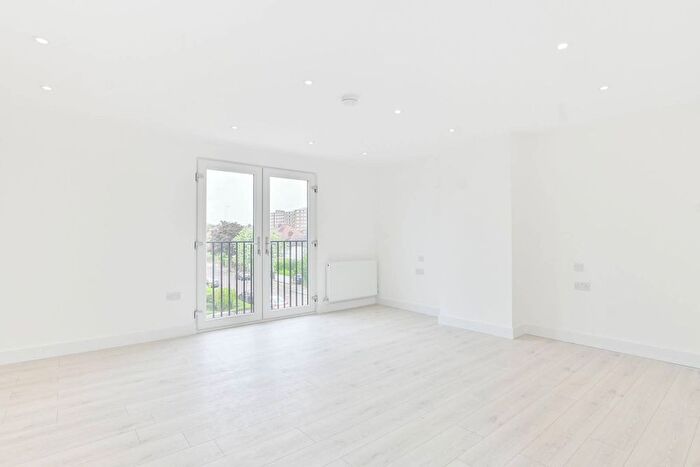 Studio To Rent In Anson Road, Willesden Green, London, NW2