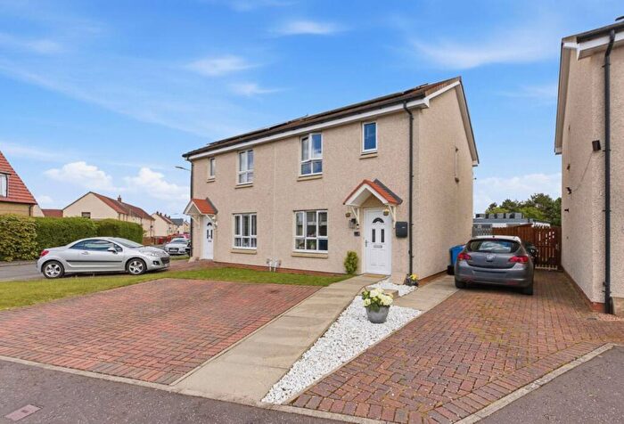 3 Bedroom Semi-Detached House For Sale In Blythewood Terrace, Carronshore, FK2