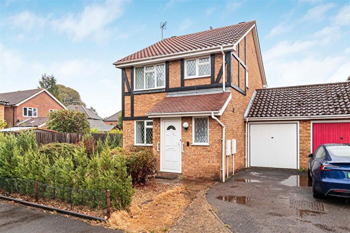 3 Bedroom Link Detached House For Sale In Woodman Way, Milton, Cambridge, CB24