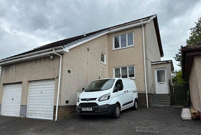 3 Bedroom Semi-Detached House To Rent In Phoenix Place, Elderslie, Johnstone, PA5