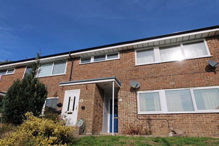 3 Bedroom Flat To Rent In Flaxfield Road, Beaminster, Dorset, DT8