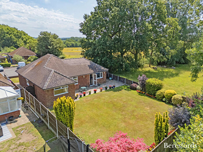 3 Bedroom Bungalow For Sale In Sylvia Avenue, Hutton, CM13