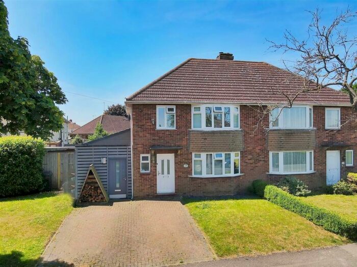 Houses for sale & to rent in MK1 1BA, Simpson Road, Bletchley East