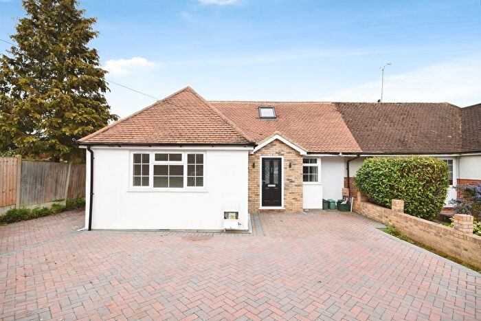 4 Bedroom Semi Detached House For Sale In Broomfield Road, Chelmsford, CM1