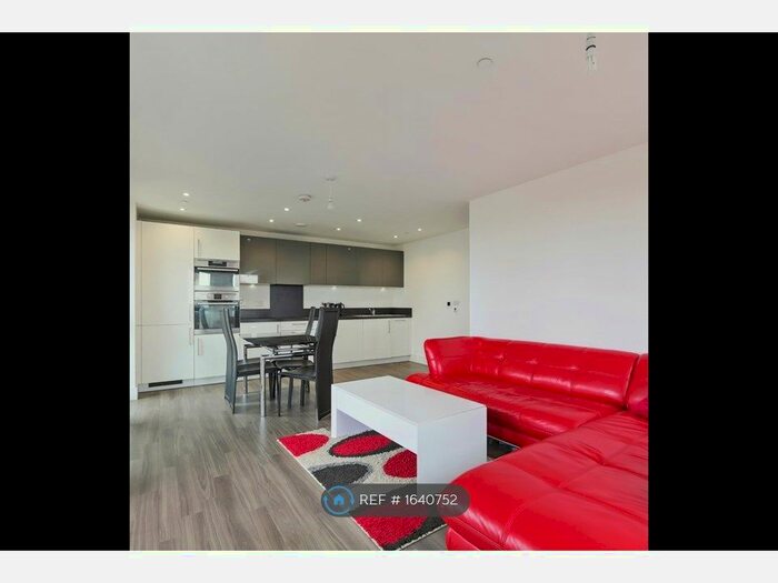 3 Bedroom Flat To Rent In Ivy Point, London, E3