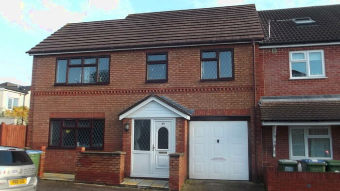 5 Bedroom House To Rent In Spear Road, Portswood, SO14