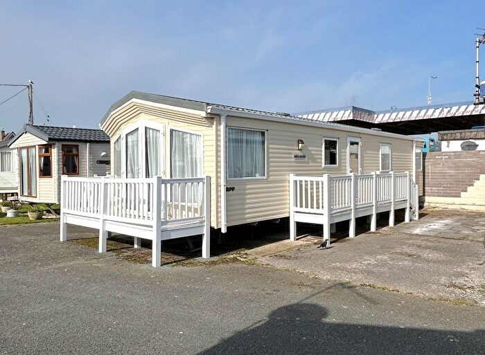 2 Bedroom Mobile/park Home For Sale In Towyn, Abergele, LL22