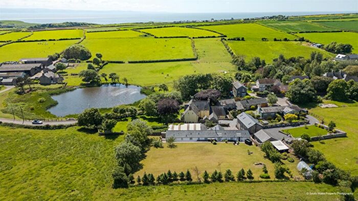 3 Bedroom Barn Conversion For Sale In Wick Road, St. Brides Major, CF32