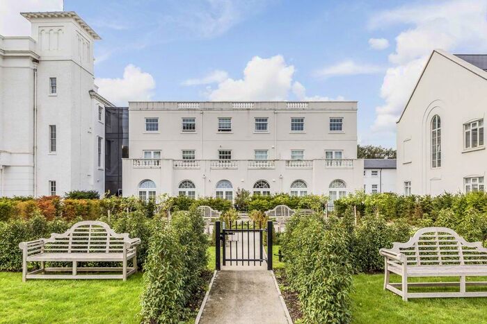 2 Bedroom Flat To Rent In Egerton Drive, Isleworth TW7