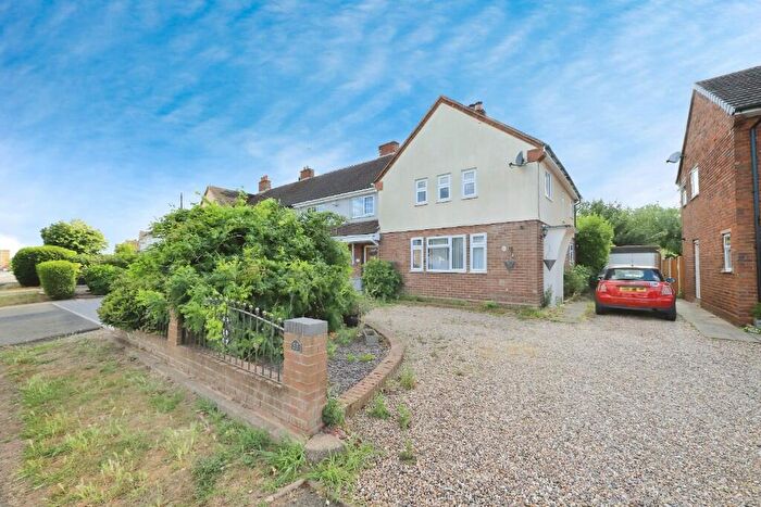 3 Bedroom End Of Terrace House For Sale In Kingsway, Stourbridge, West Midlands, DY8