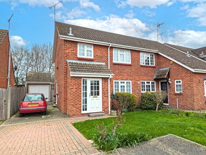 3 Bedroom Semi-Detached House For Sale In Wren Close, Benfleet, Essex, SS7
