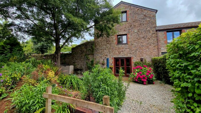 3 Bedroom Barn Conversion To Rent In Long Road, Paignton, TQ4