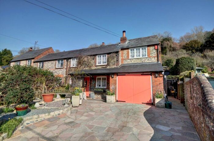 3 Bedroom Cottage For Sale In Bryants Bottom, HP16