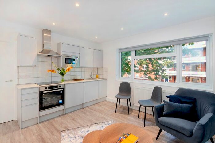 2 Bedroom Flat To Rent In Wyvil Road, London, SW8