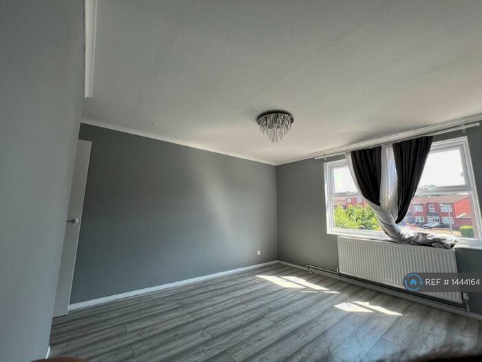 3 Bedroom Detached House To Rent In Parvills, Waltham Abbey, EN9