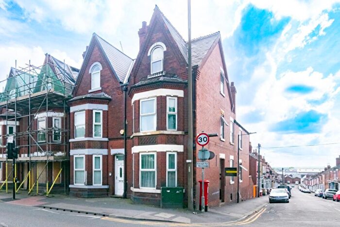 6 Bedroom Property To Rent In Carr View Avenue, Doncaster, DN4