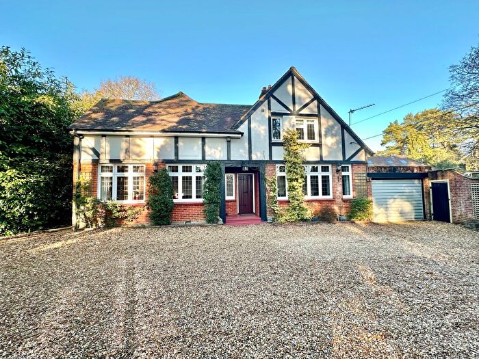 4 Bedroom Detached House To Rent In Sandy Lane, St. Ives, Ringwood, Hampshire, BH24