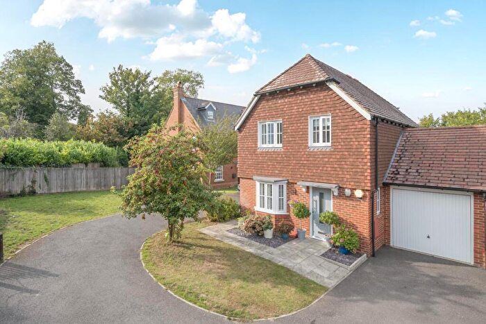 3 Bedroom Link Detached House For Sale In Vigor Close, East Malling, West Malling, ME19