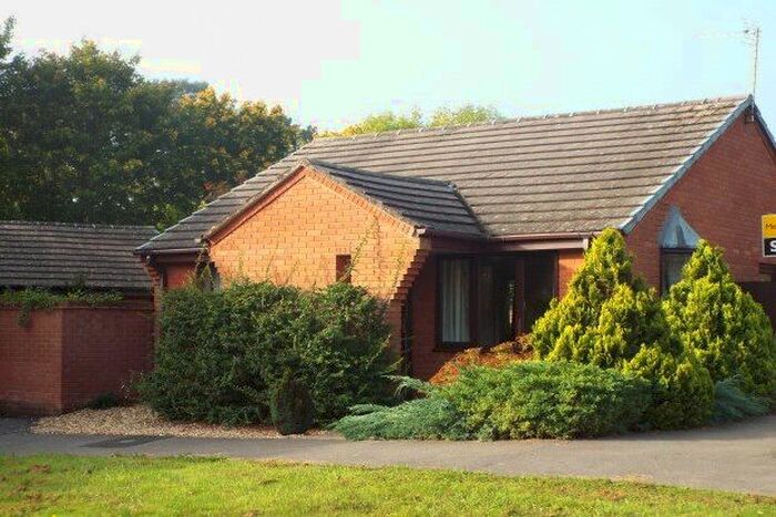 2 Bedroom Bungalow To Rent In Greenwood Close, Romsey, SO51
