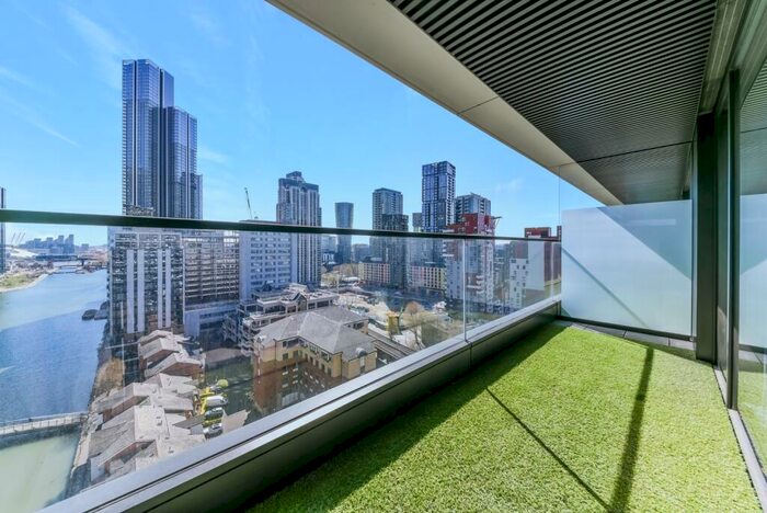 Flat To Rent In Bagshaw Building, Wardian, Wards Place, Canary Wharf, London, E14