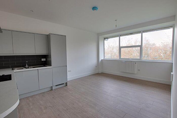 2 Bedroom Flat To Rent In Pavilions Court, Trowbridge, BA14