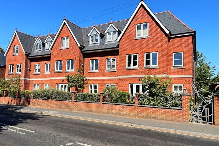 2 Bedroom Flat To Rent In Woodbridge Road, Guildford, GU1
