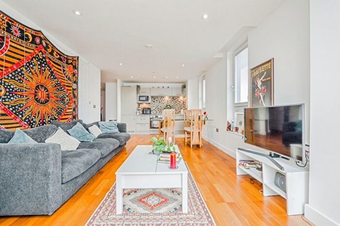 2 Bedroom Flat For Sale In The Hayes, Cardiff, CF10