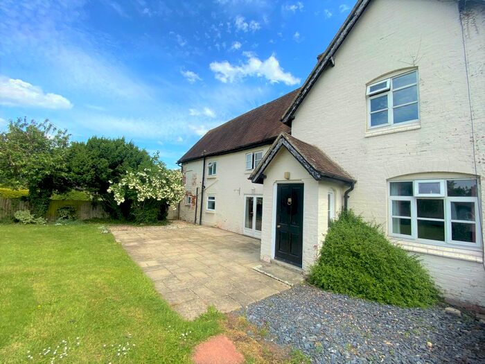 4 Bedroom Cottage To Rent In Elmstone Hardwicke, Cheltenham, Gloucestershire, GL51