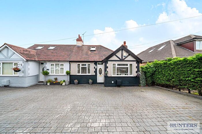 3 Bedroom Semi Detached Bungalow For Sale In Woodside Close, Bexleyheath, DA7