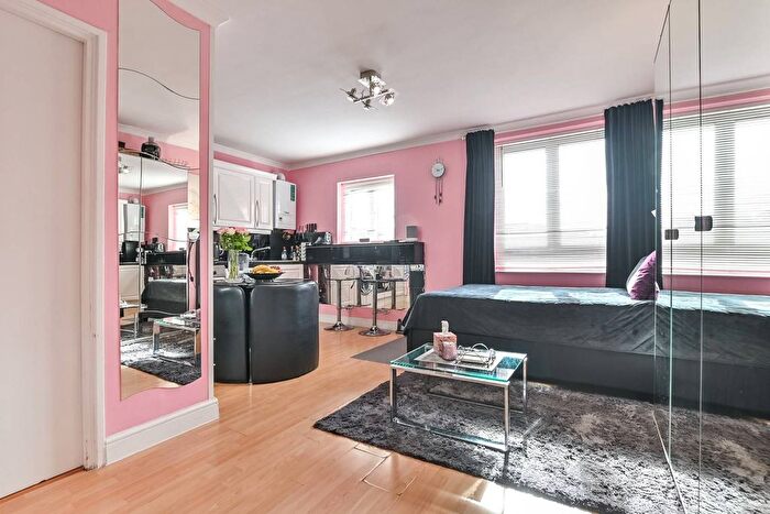 1 Bedroom Flat For Sale In Church Street, St John's Wood, London, NW8