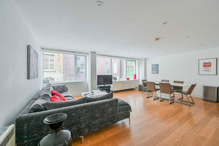 2 Bedroom Flat To Rent In Bell Yard Mews, London Bridge, London, SE1