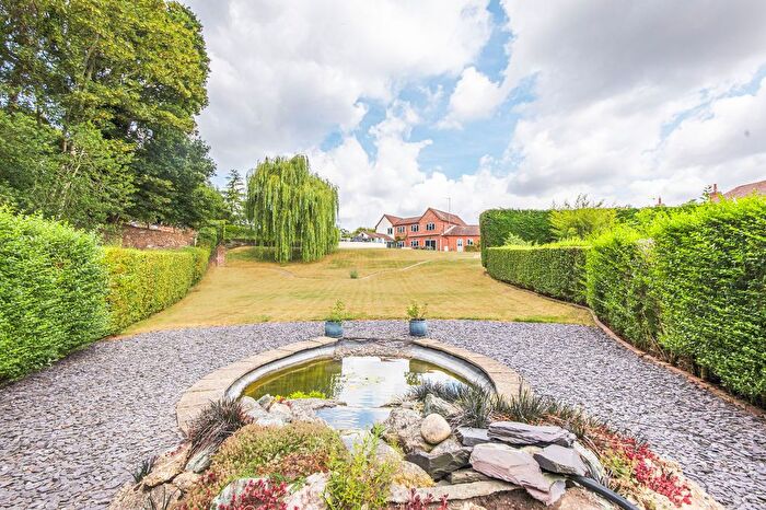 5 Bedroom Detached House For Sale In New Road, Fritton, Great Yarmouth, NR31