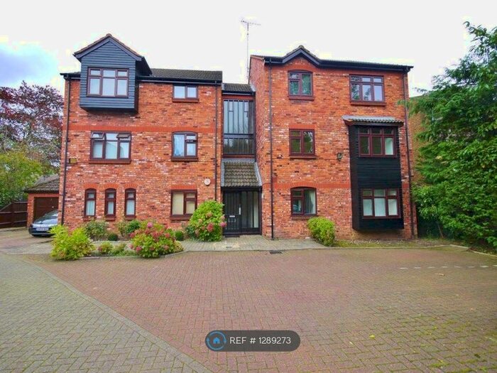 2 Bedroom Flat To Rent In Glenshee Close, Northwood, HA6