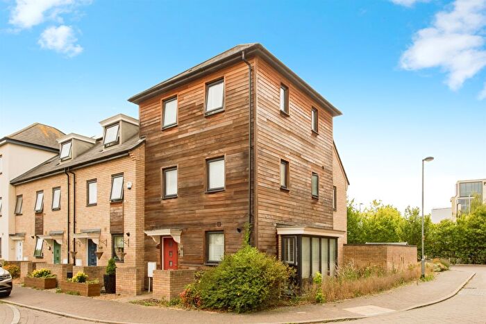 3 Bedroom End Of Terrace House For Sale In Unwin Square, Cambridge, CB4