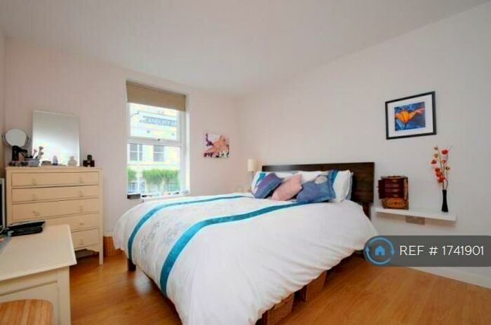 2 Bedroom Flat To Rent In Canbury Park Road, Kingston Upon Thames, KT2