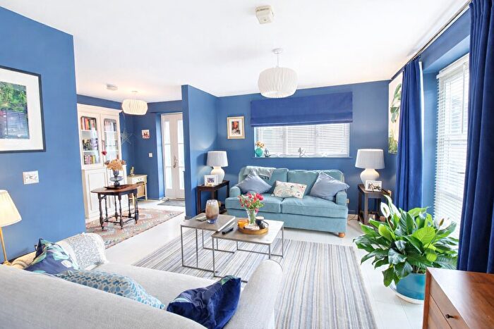 1 Bedroom Maisonette For Sale In Railway Approach, East Grinstead, RH19