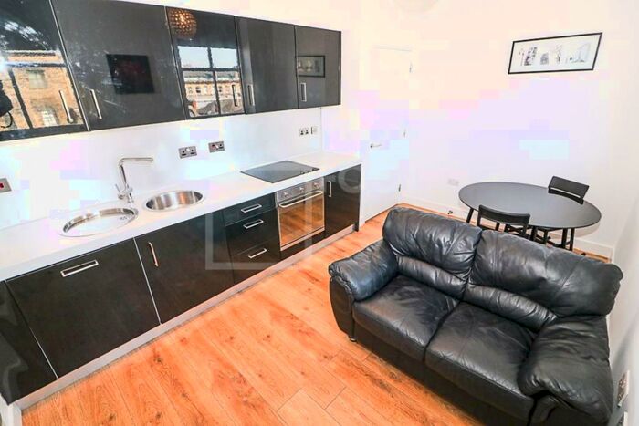 1 Bedroom Apartment To Rent In Hanover House, Chapel Street, Bradford, BD1