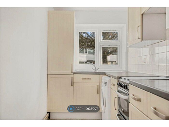 1 Bedroom Flat To Rent In Spencers Croft, Harlow, CM18